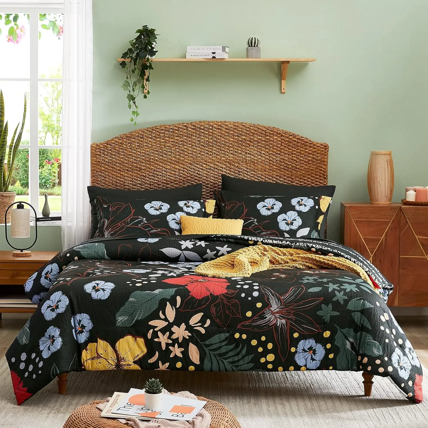 CASAAGUSTO Queen Comforter Set, 7 PCS Black Floral Comforter Set with Flowers Leaves Pattern, Soft Seersucker Design All Season Queen Size Bedding Set (90"X90")