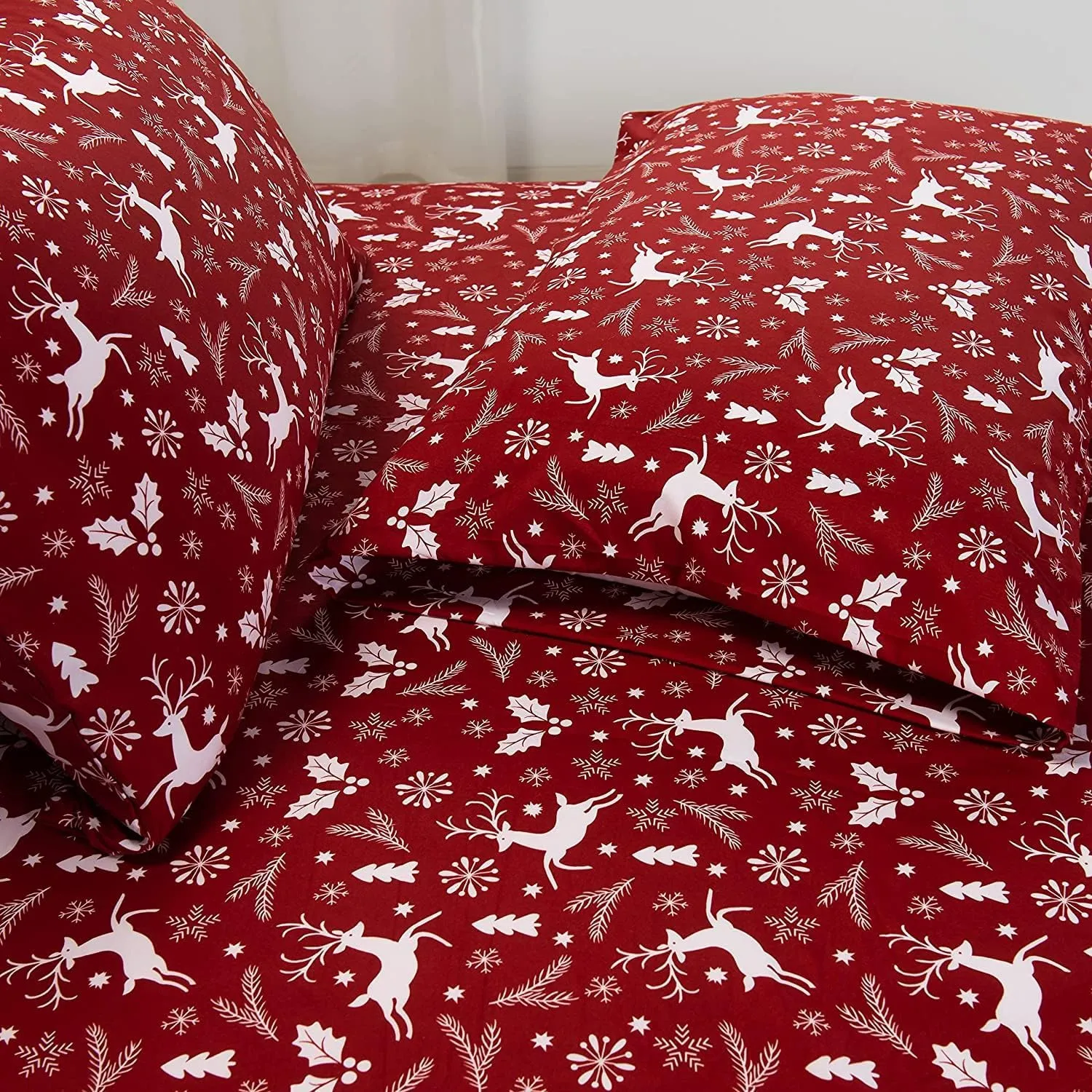 Elegant Comfort Luxury Soft Bed Sheets Holiday Pattern 1500 Premium Hotel Quality Microfiber - Softness Wrinkle and Fade Resistant (6-Piece) Bedding Set, Cal King, Burgundy Reindeer