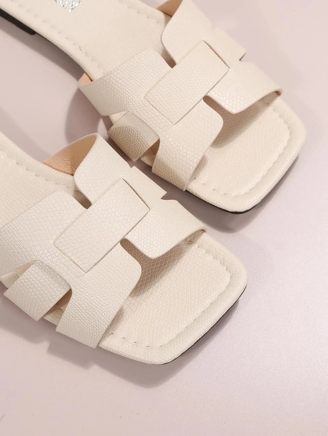 GORGLITTER Women's Crocodile Embossed Flat Sandals Cross Strappy Open Toe Slide Sandals