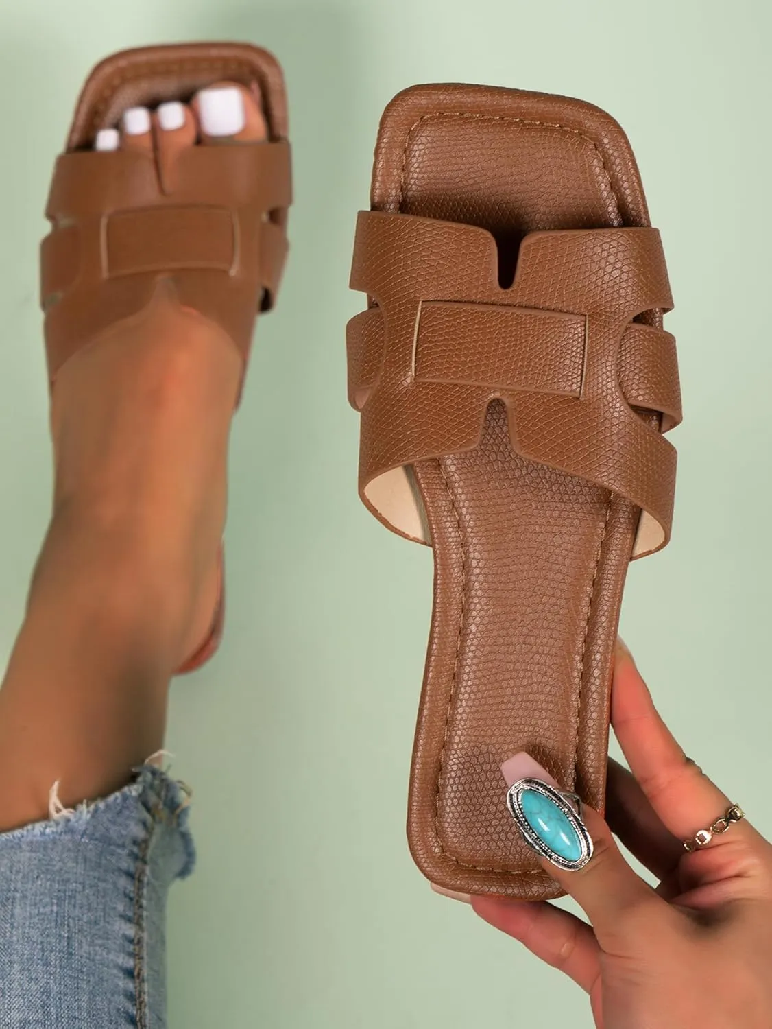 GORGLITTER Women's Crocodile Embossed Flat Sandals Cross Strappy Open Toe Slide Sandals