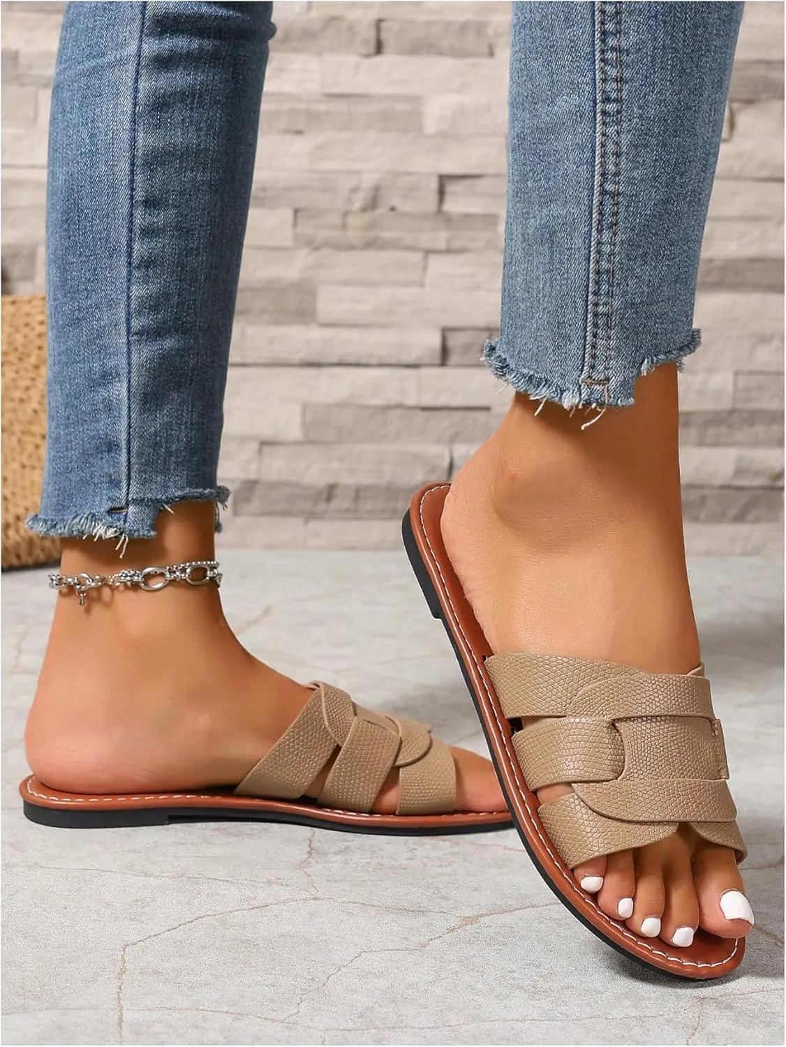 GORGLITTER Women's Open Toe Dressy Beach Sandal Trendy 2025 Comfy Flat Slide Summer Sandals