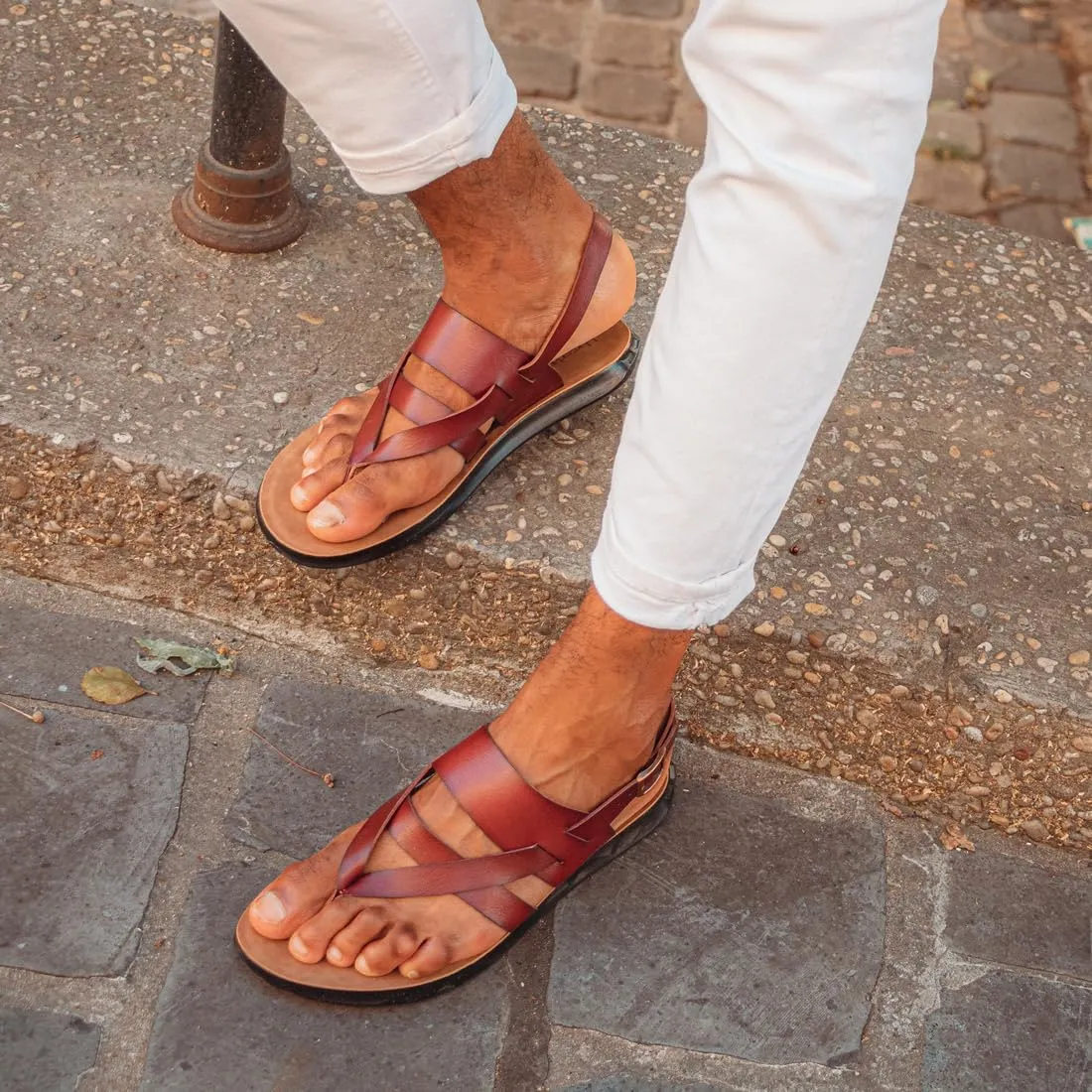 Harssidanzar Mens Leather Sandals,Summer Comfy Outdoor Adjustable Ankle Strap Flat Slip On Sandals For Men's KM218