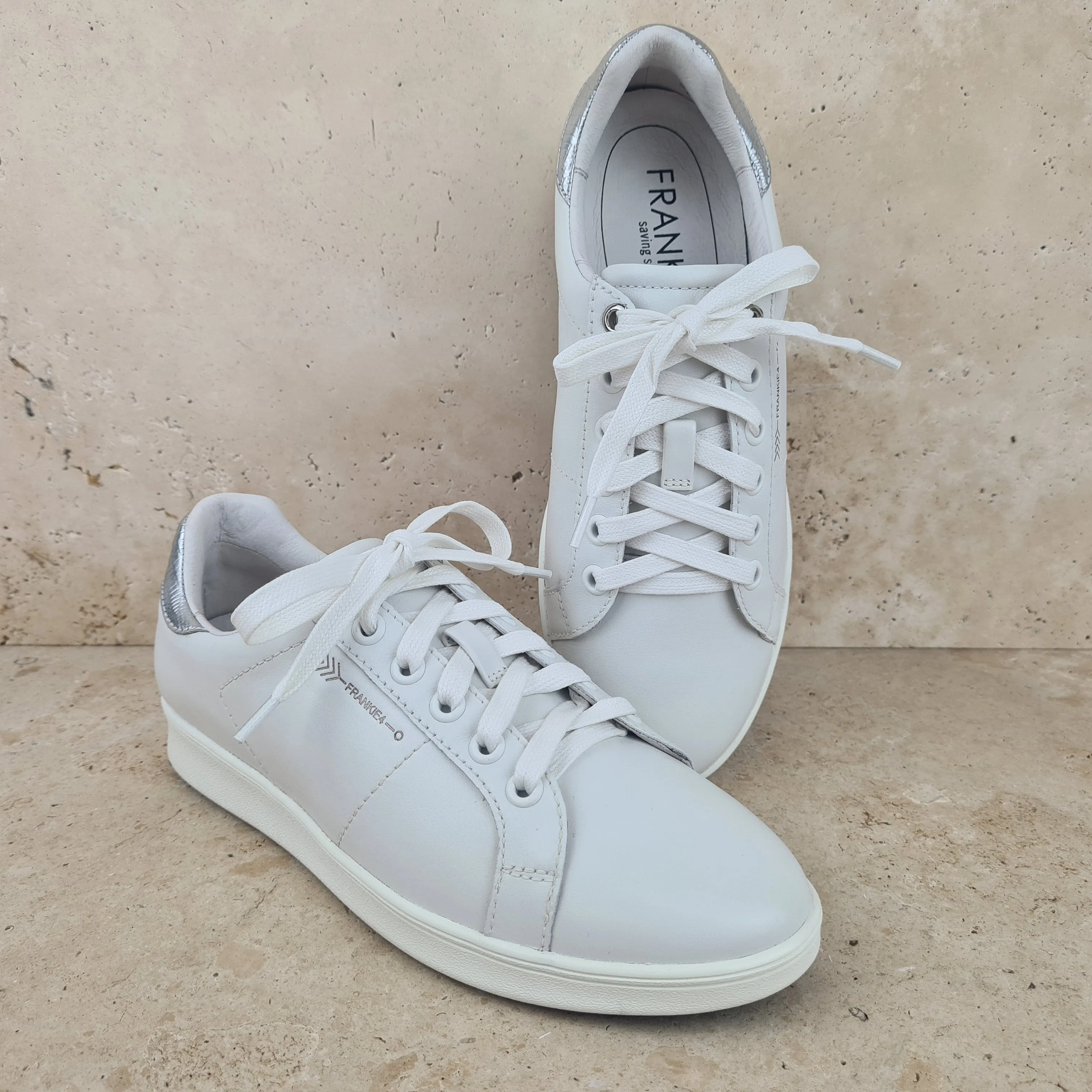 JACKiE III White/Silver Lizard