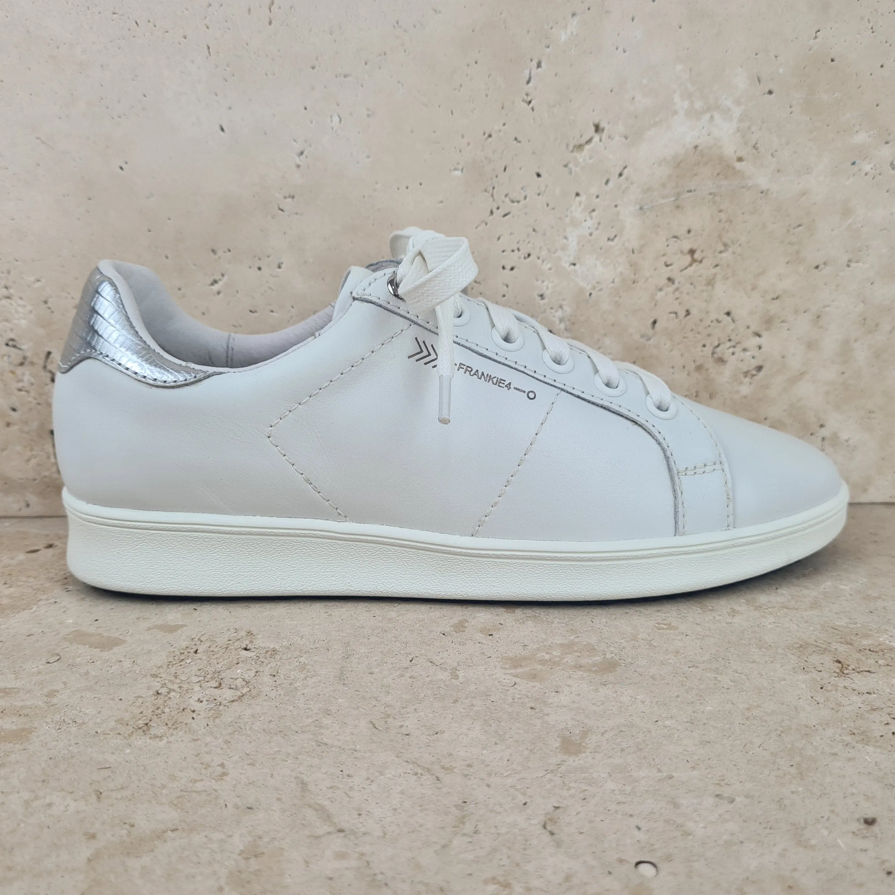JACKiE III White/Silver Lizard
