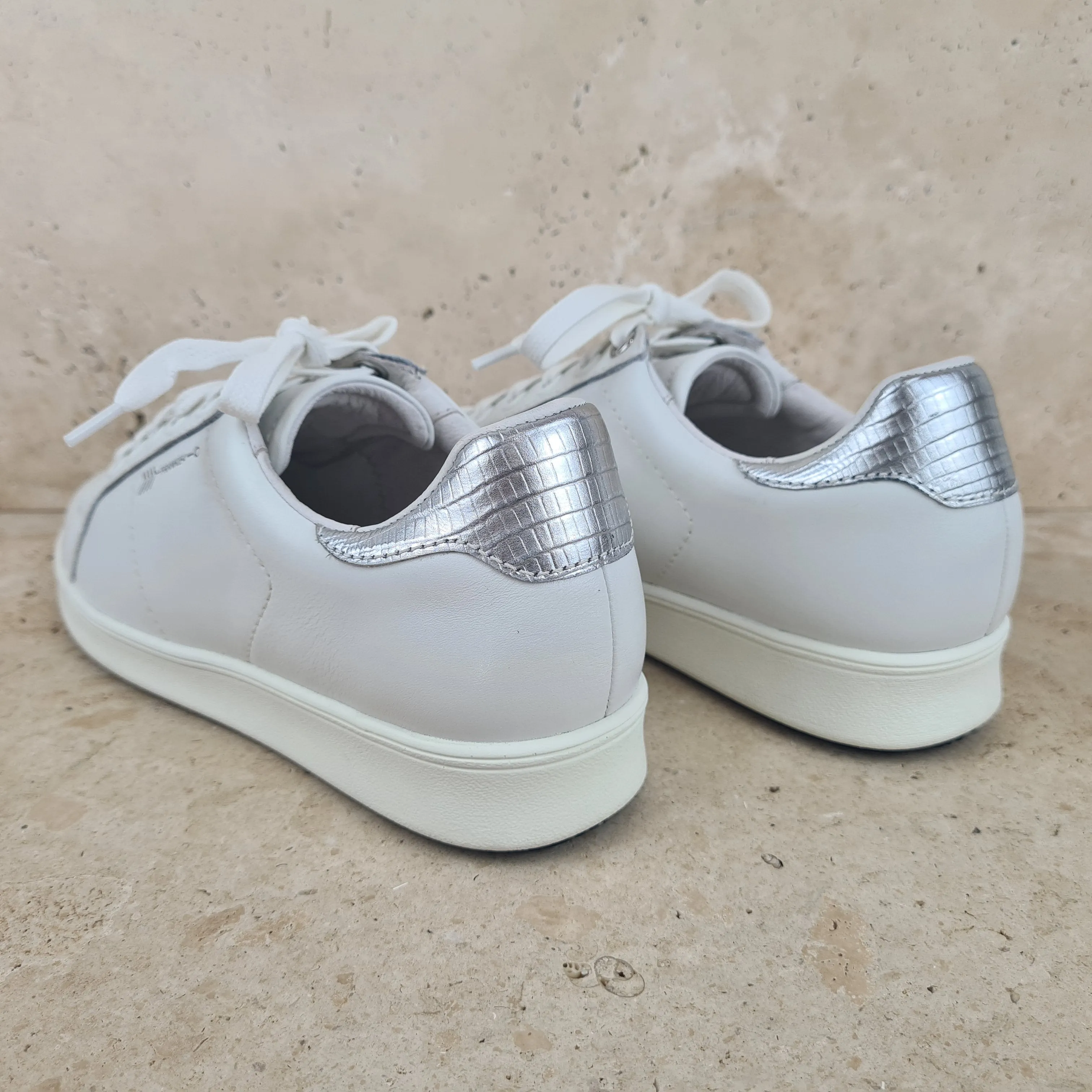 JACKiE III White/Silver Lizard