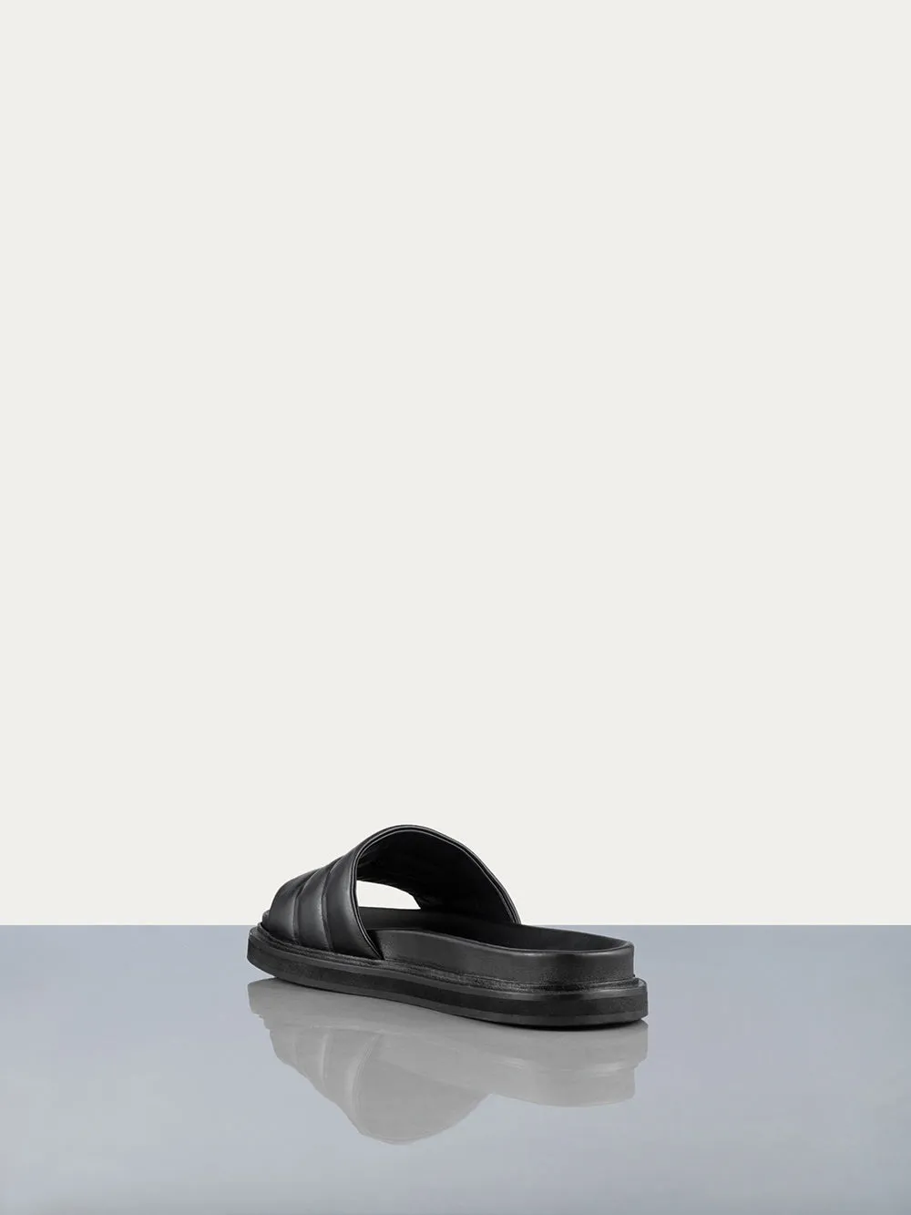 Multi-device compatible Men's Noir Sandal -- Virtual