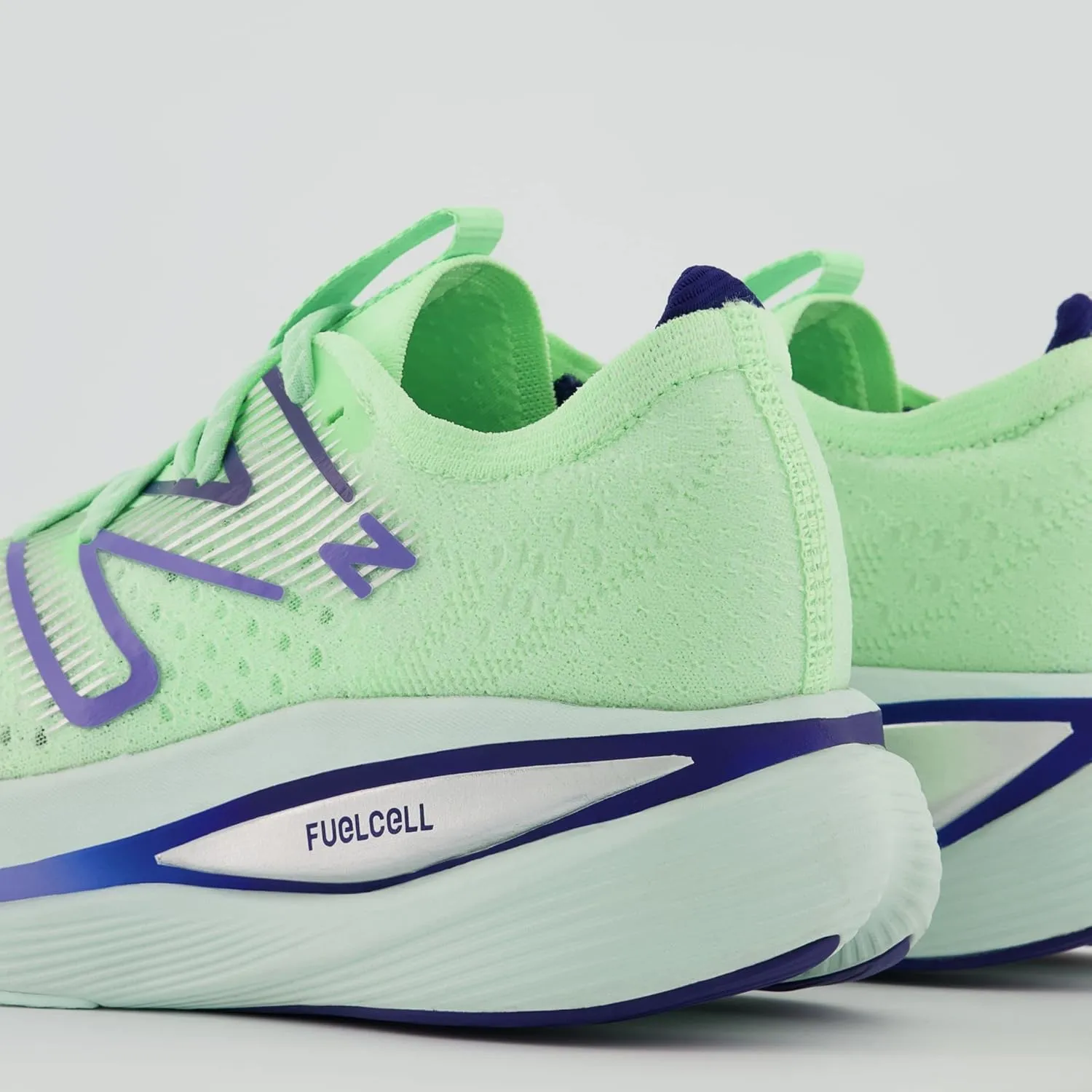 New Balance Women's FuelCell SuperComp Trainer V2 Running Shoe