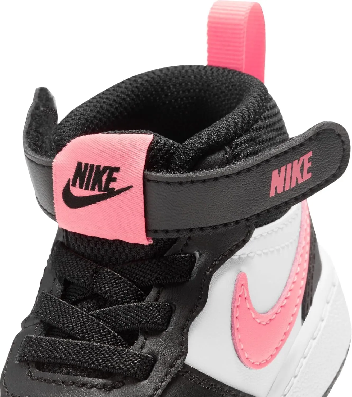 NIKE Boy's Sneaker