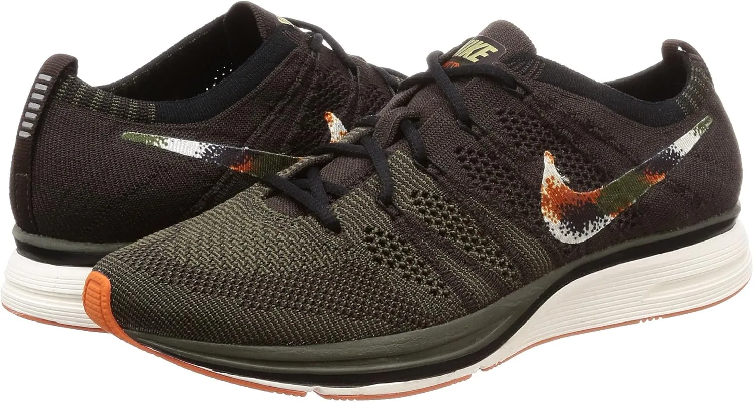 NIKE Mens Flyknit Trainer White/Black Fabric