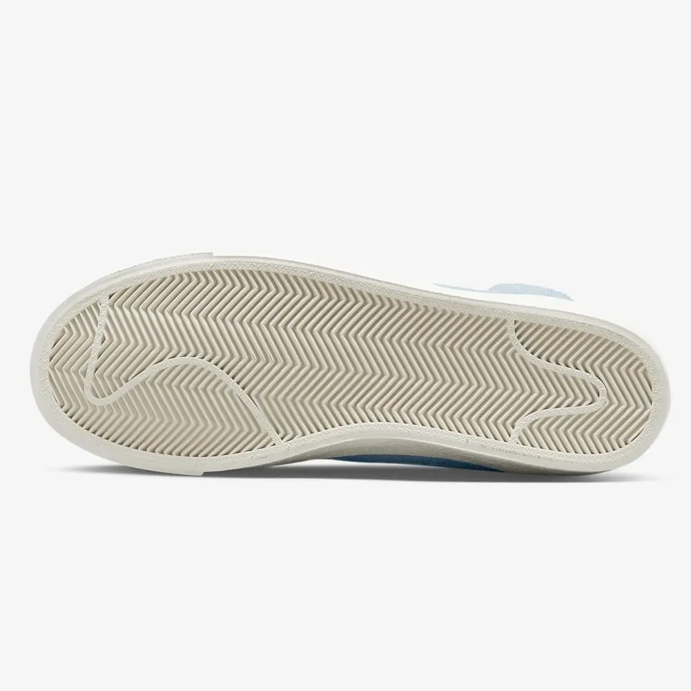 Nike Women's Blazer Mid '77 Sneaker