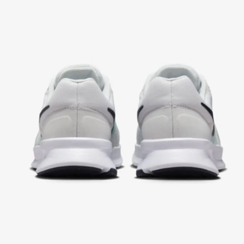 Nike Women's Run Swift 3 Sneaker