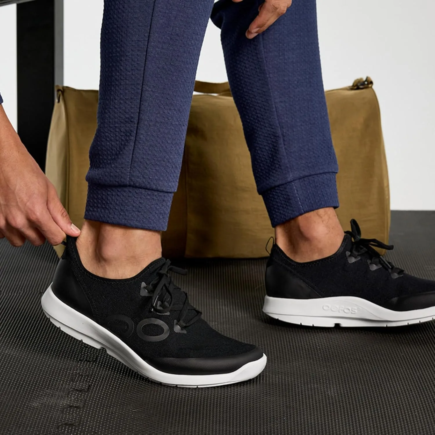 OOFOS Men's Oomg Sport Long Sleeve Shoe Sneaker