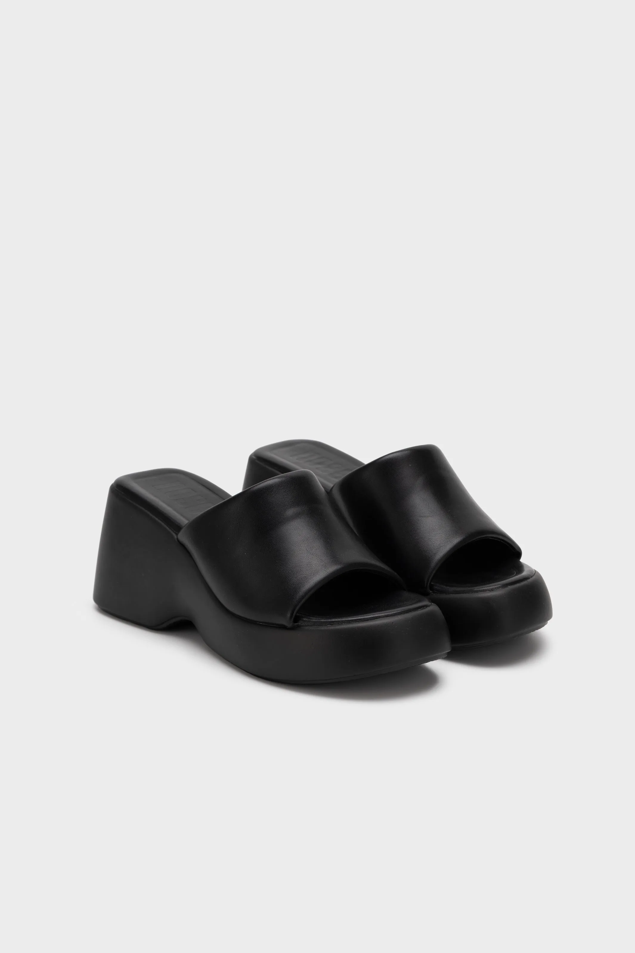 PADDED WEDGE HEEL SLIDE