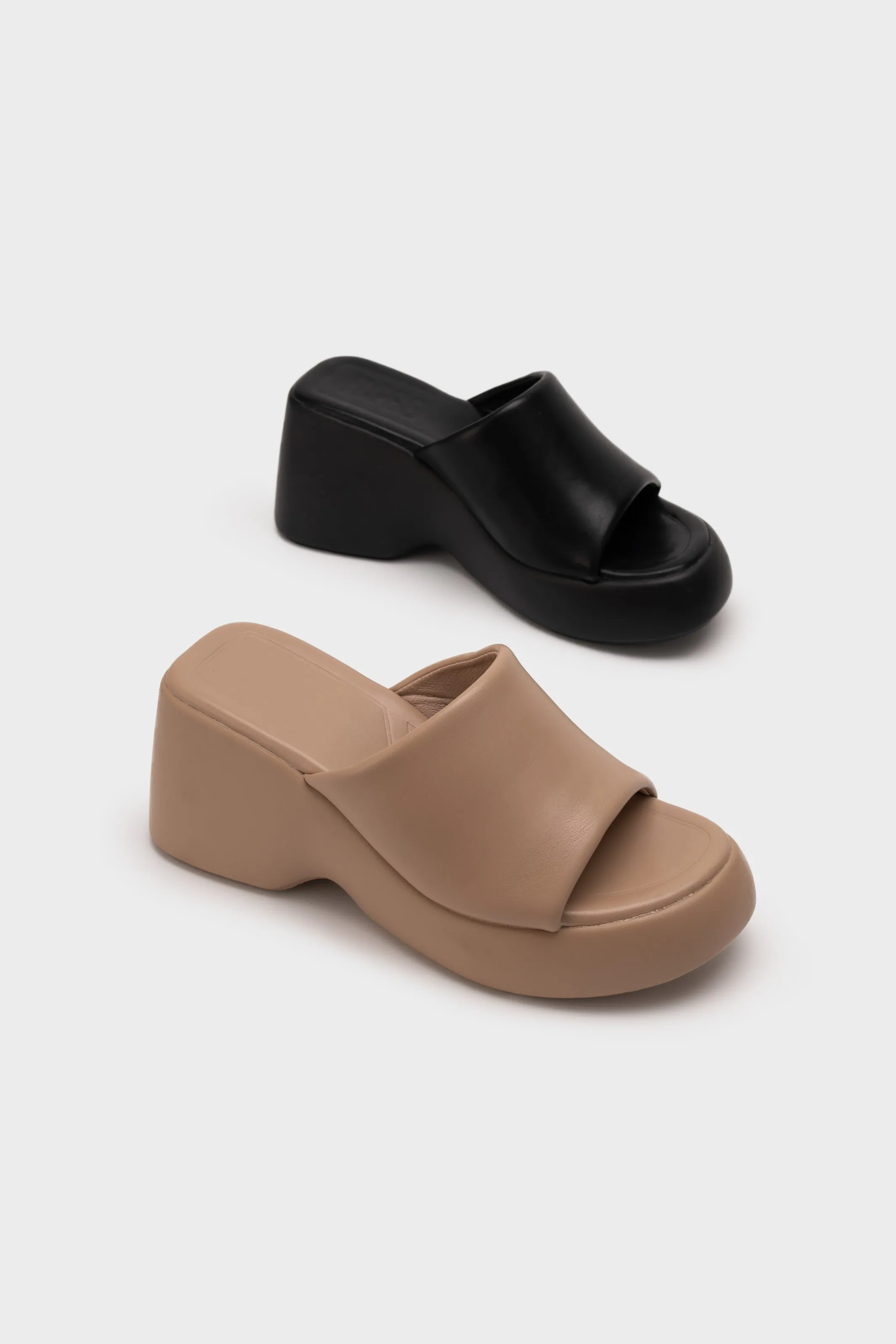 PADDED WEDGE HEEL SLIDE
