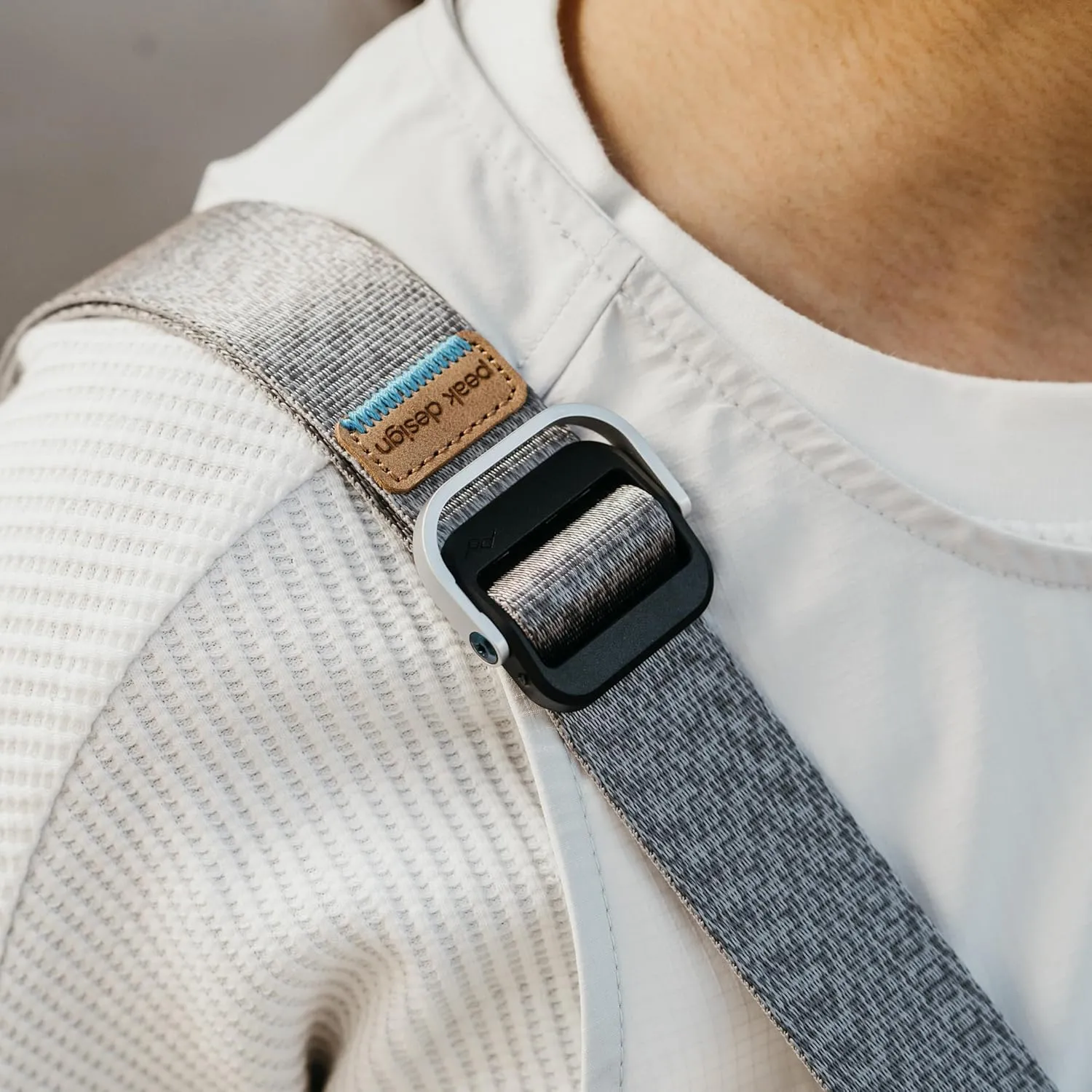 Peak Design Slide Lite Camera Strap, Ash, Configurable as a Sling, Neck or Shoulder Strap, Quick Release and Connection, Smooth and Grippy Side, Camera Straps for Photographers, 200 lb Capacity