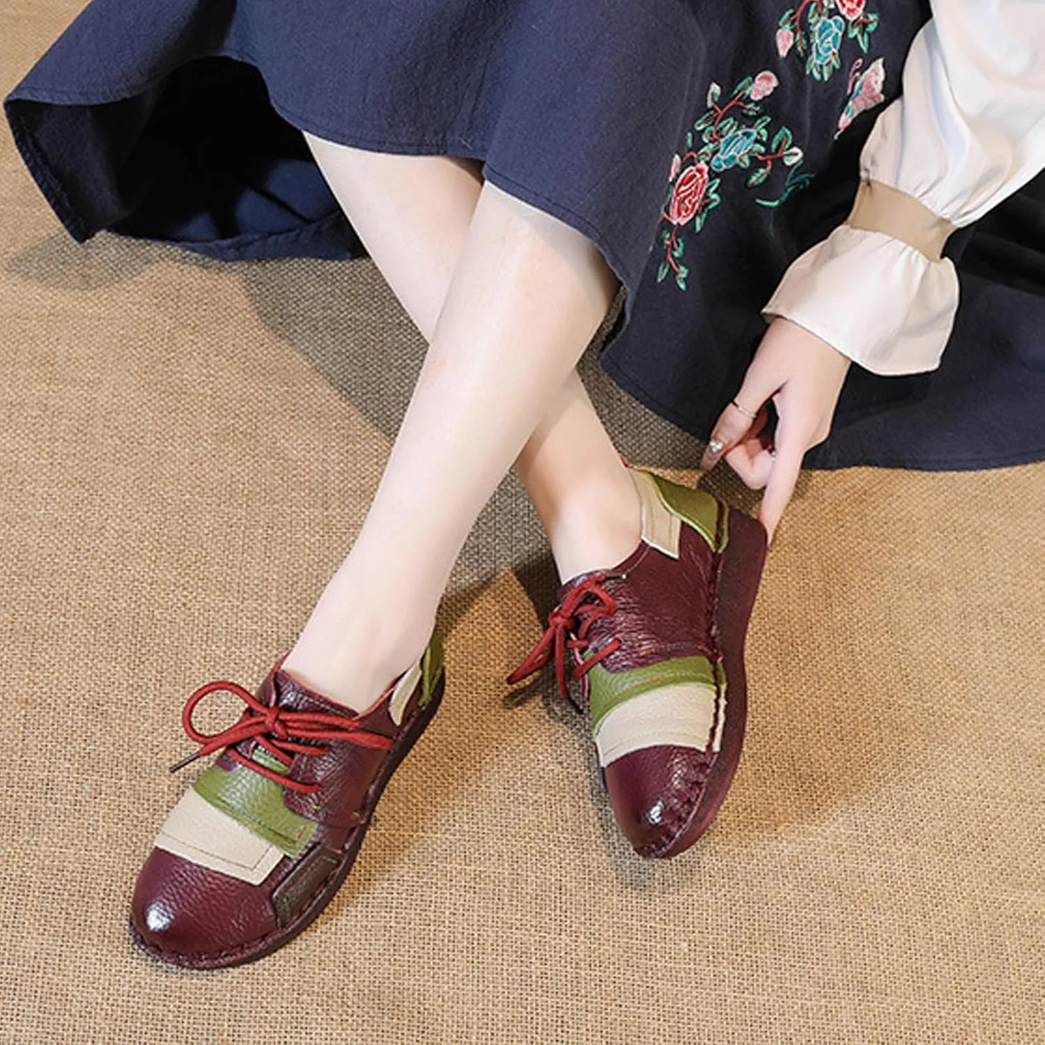 Women's Leather Handmade Lace Up Comfortable Flat Loafers Retro Non-Slip Soft Soled Round Toe Slip-on Casual Mom Walking Shoes for Outdoor Work Driving Running Dating