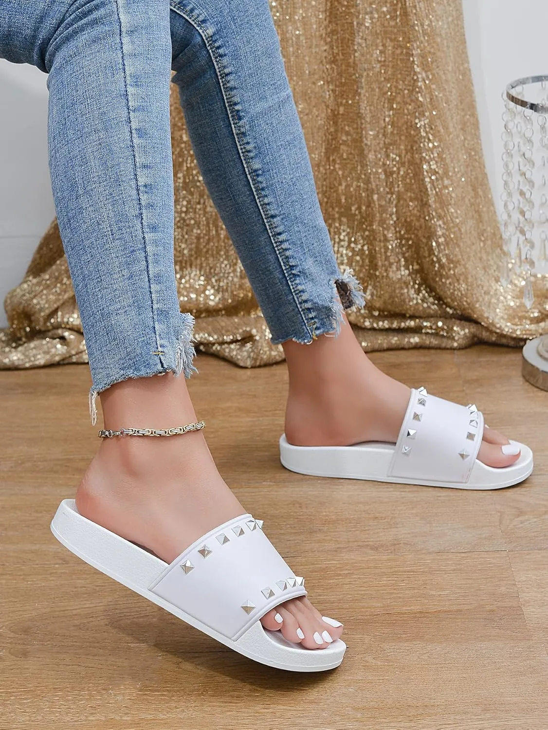 Women's Studded Flat Slippers Slip On Summer Indoor and Outdoor Slide Sandals Beach Rain Shoes